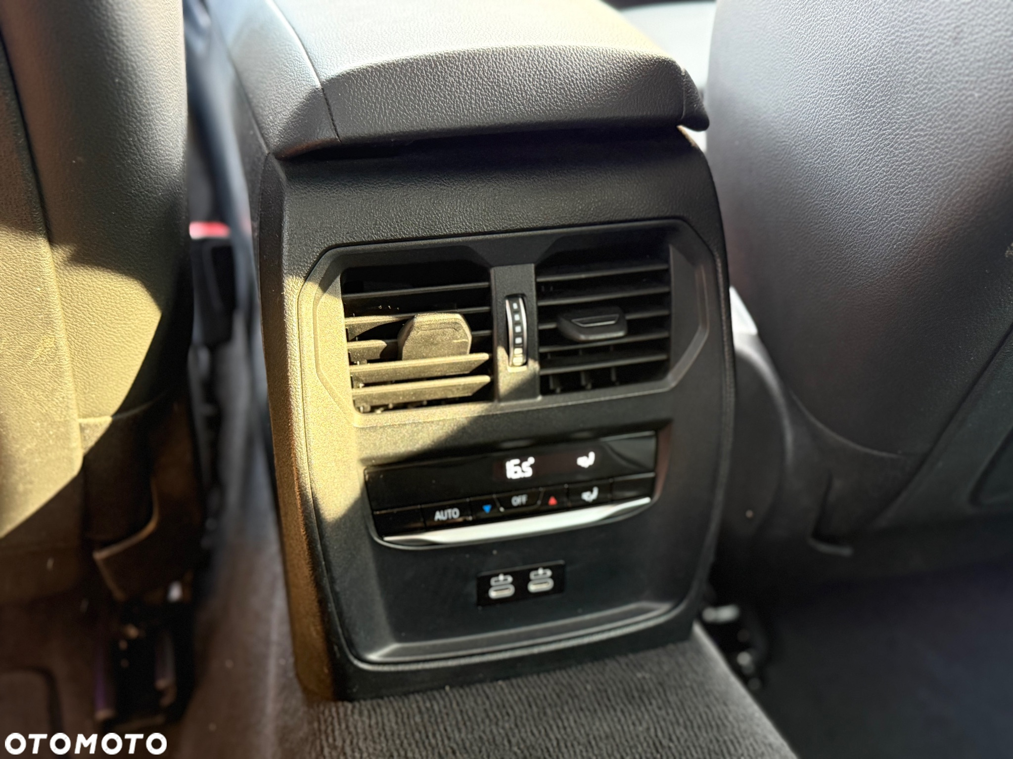 BMW Seria 3 330e PHEV sport - 23