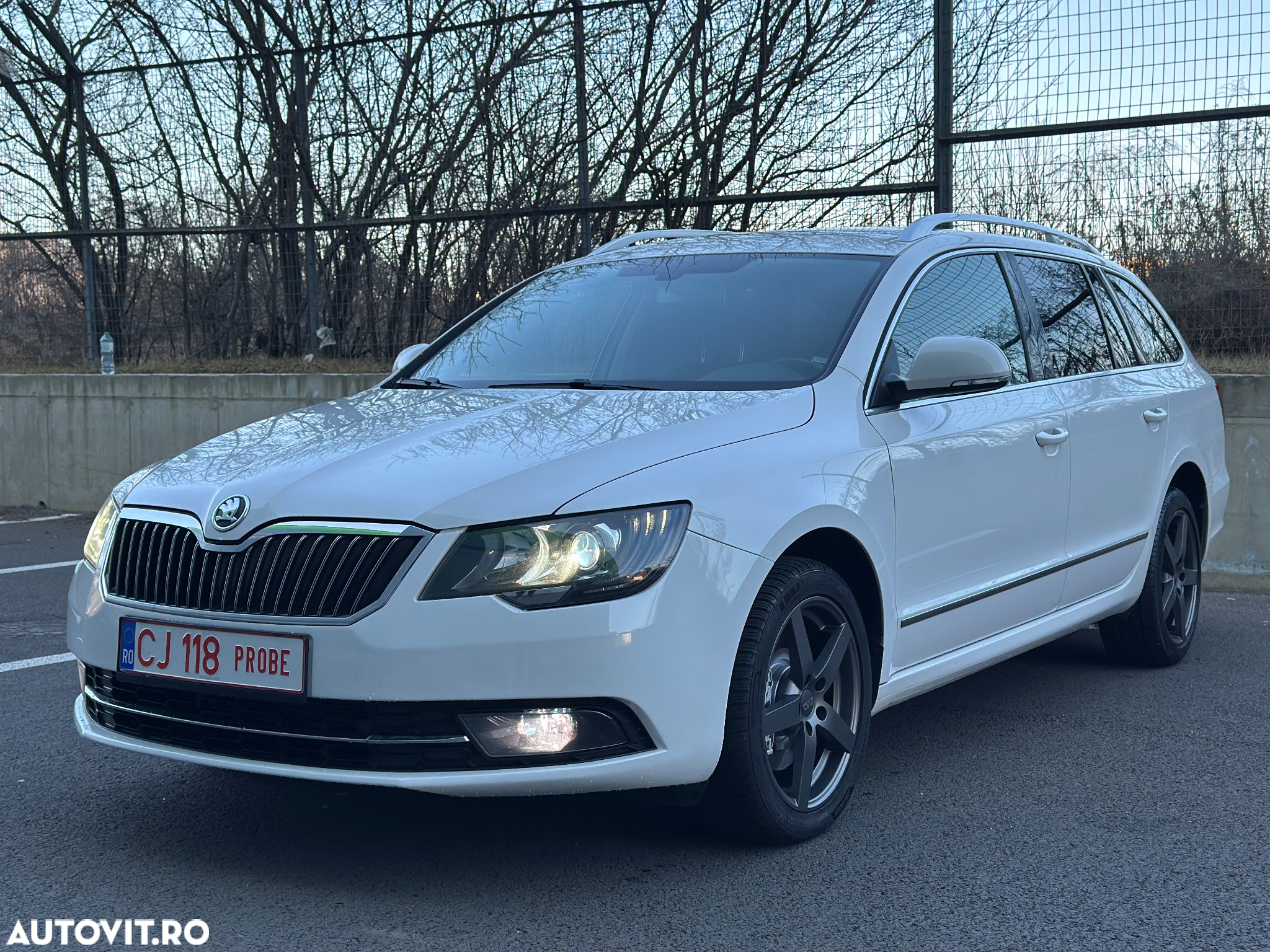 Skoda Superb Combi 2.0 TDI DSG Ambition - 10