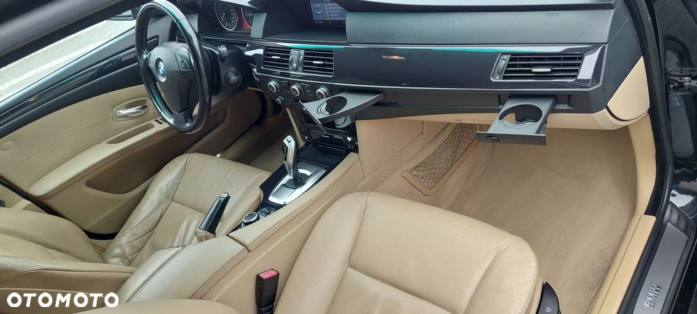 BMW Seria 5 520d - 28