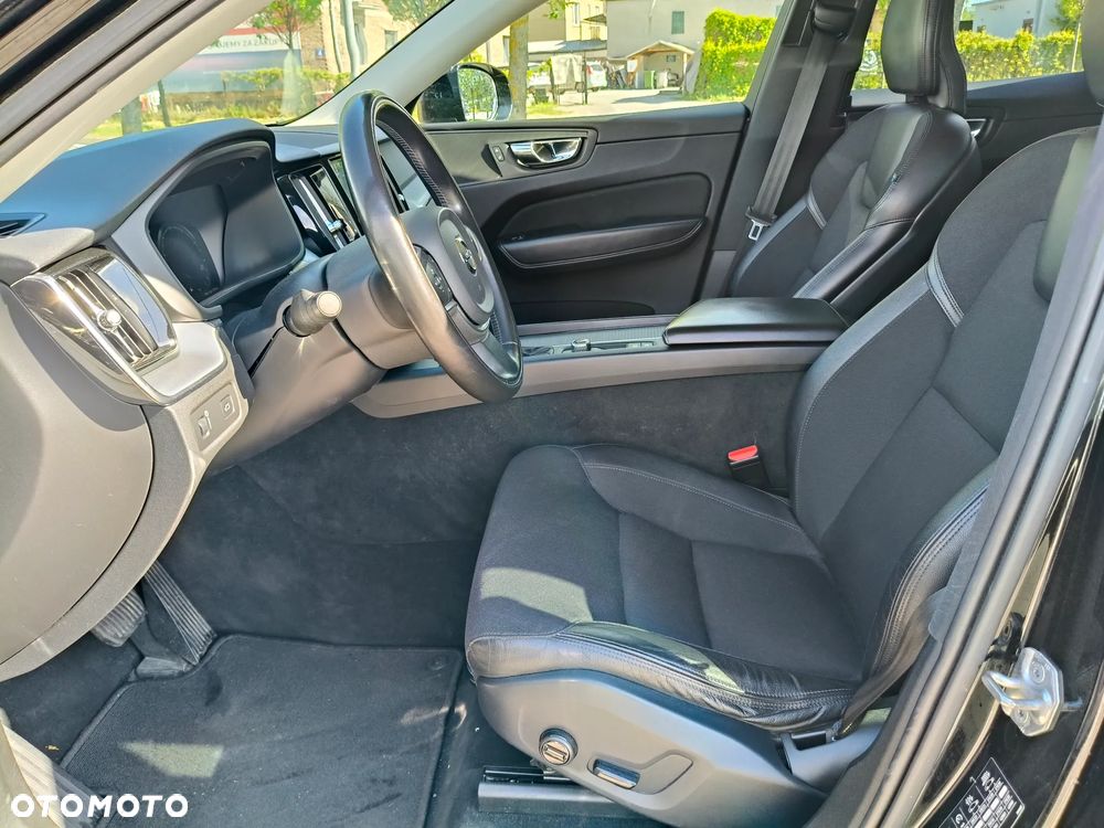Volvo XC 60 T5 AWD Momentum - 9