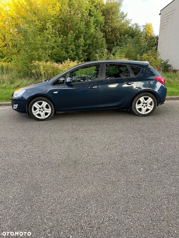 Opel Astra 1.4 Turbo Edition - 2