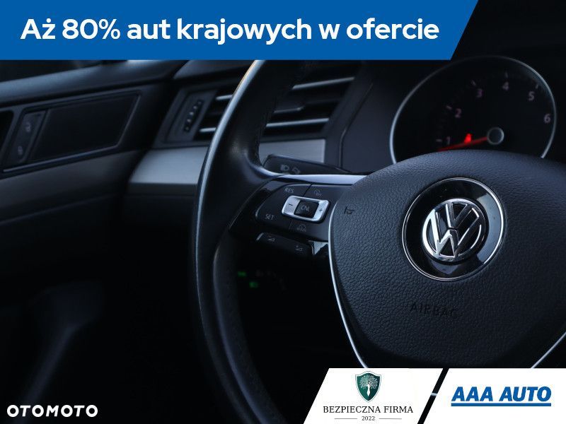 Volkswagen Passat - 21