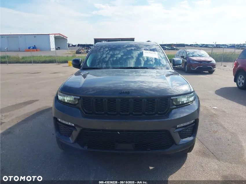 Jeep Grand Cherokee - 2