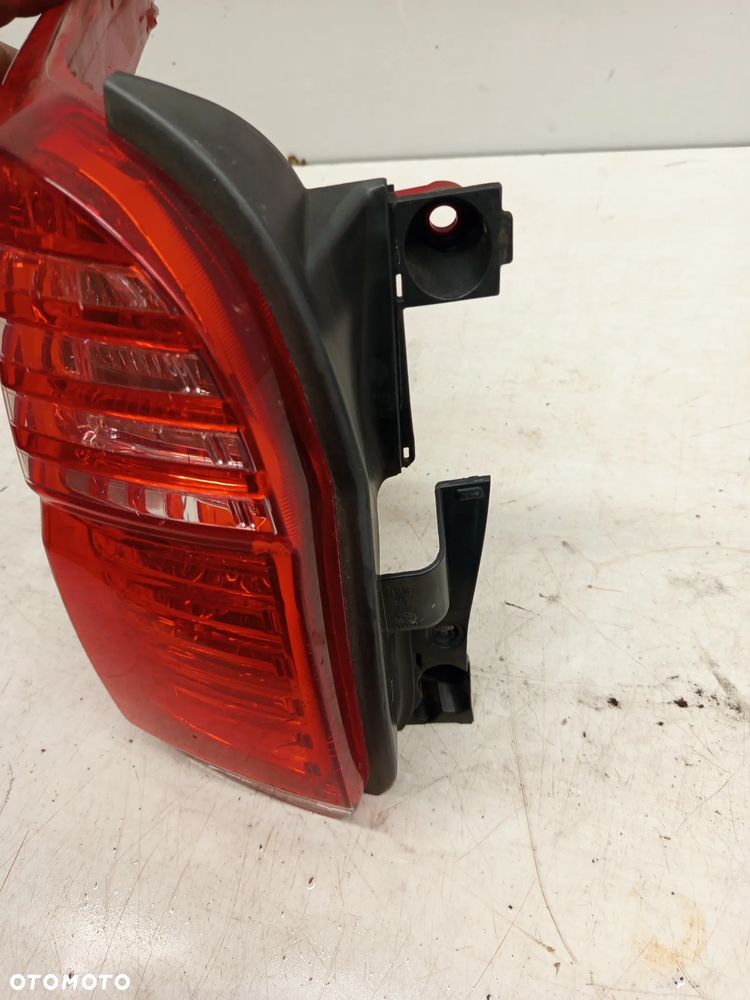 + LAMPA TYL TYLNA LEWA PEUGEOT 5008 - 7