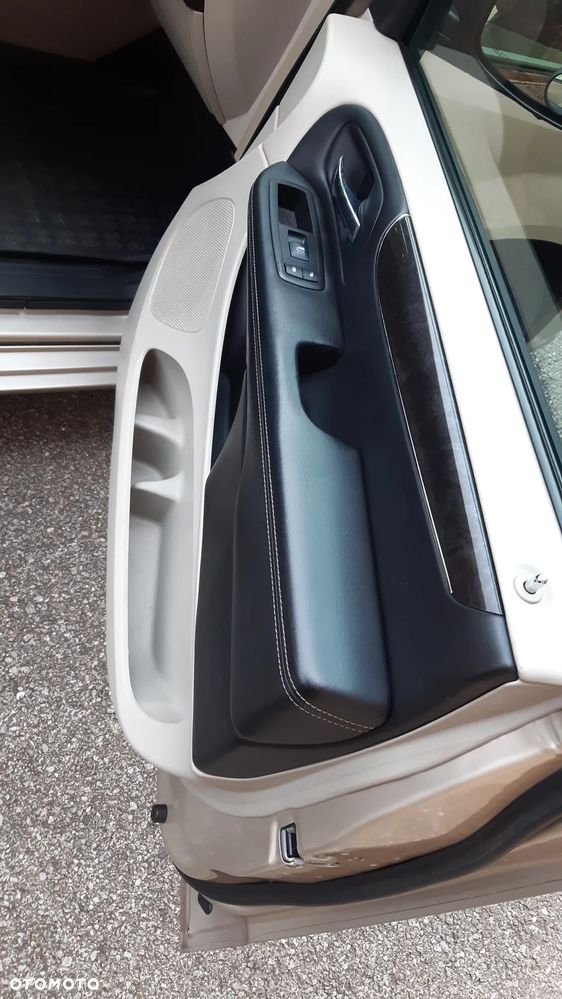 Chrysler Town & Country 3.6 Touring - 29