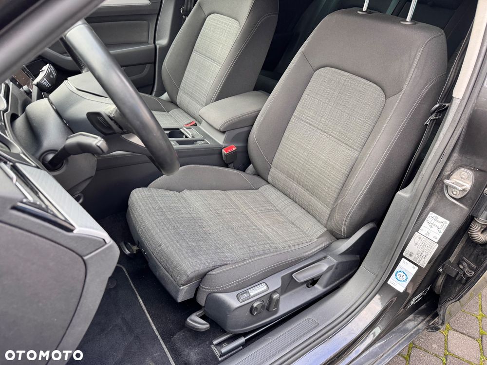 Volkswagen Passat 2.0 TDI SCR DSG Elegance - 10