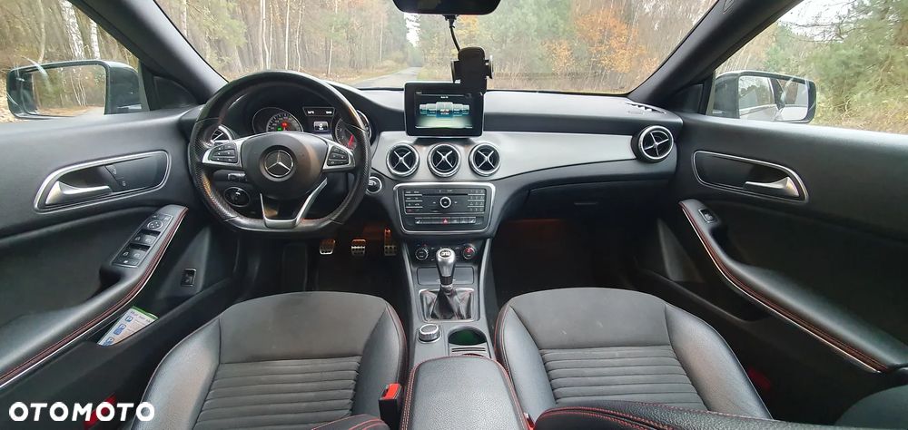 Mercedes-Benz CLA 200 AMG Line - 14
