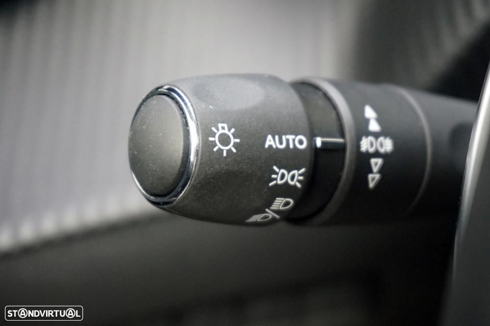 Peugeot 2008 1.2 PureTech GT EAT8 - 14