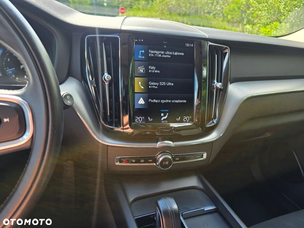 Volvo XC 60 B4 B Momentum Pro - 27
