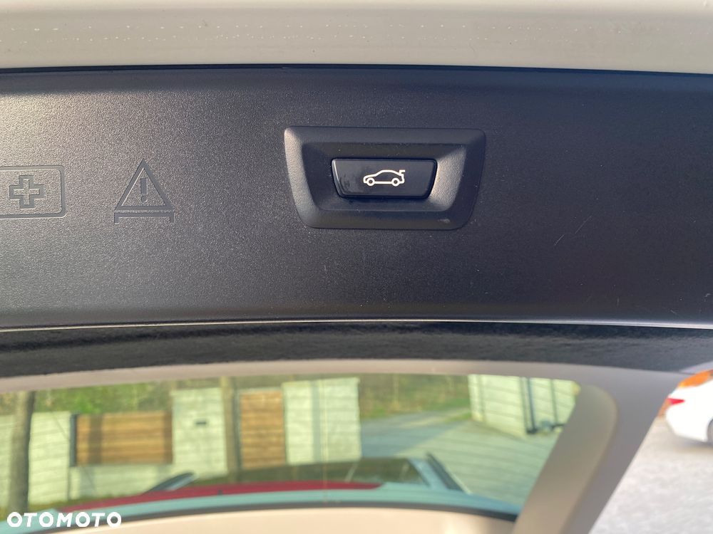 BMW Seria 5 525d xDrive Sport-Aut - 16