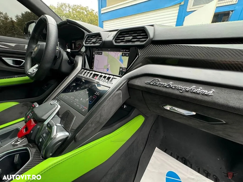 Lamborghini URUS Standard - 11