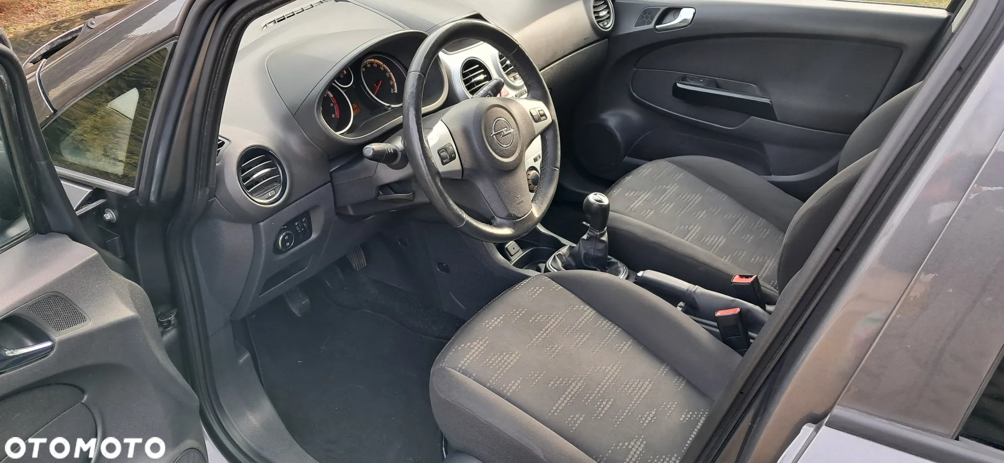 Opel Corsa 1.4 16V Satellite - 17