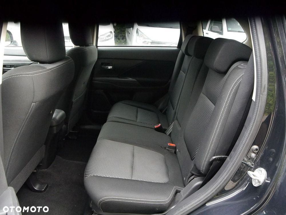 Mitsubishi Outlander 2.0 2WD Active - 31