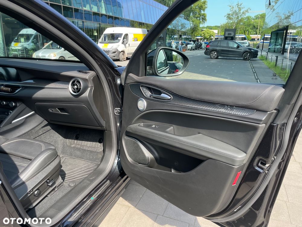 Alfa Romeo Stelvio V6 2.9 Bi-Turbo AT8-Q4 Quadrifoglio - 19