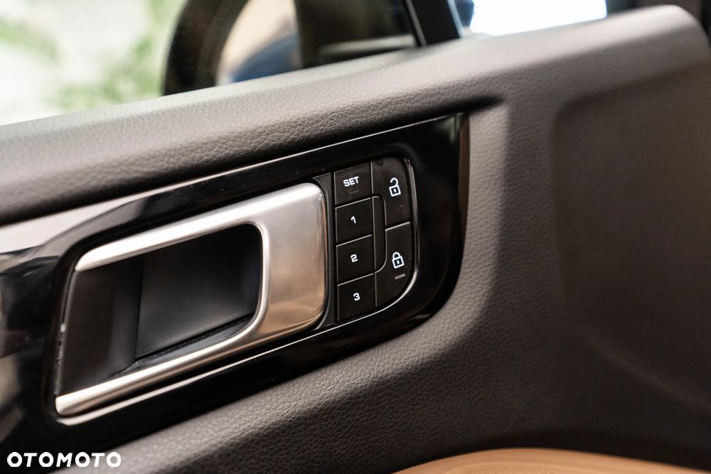 Porsche Cayenne Platinum Edition - 32