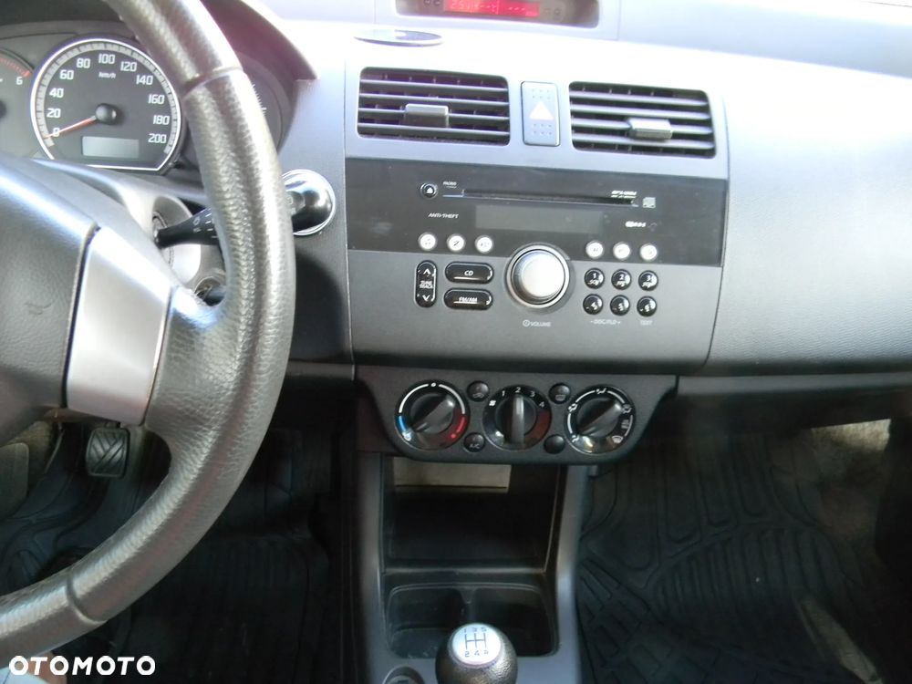 Suzuki Swift 1.3 DDiS Comfort - 14