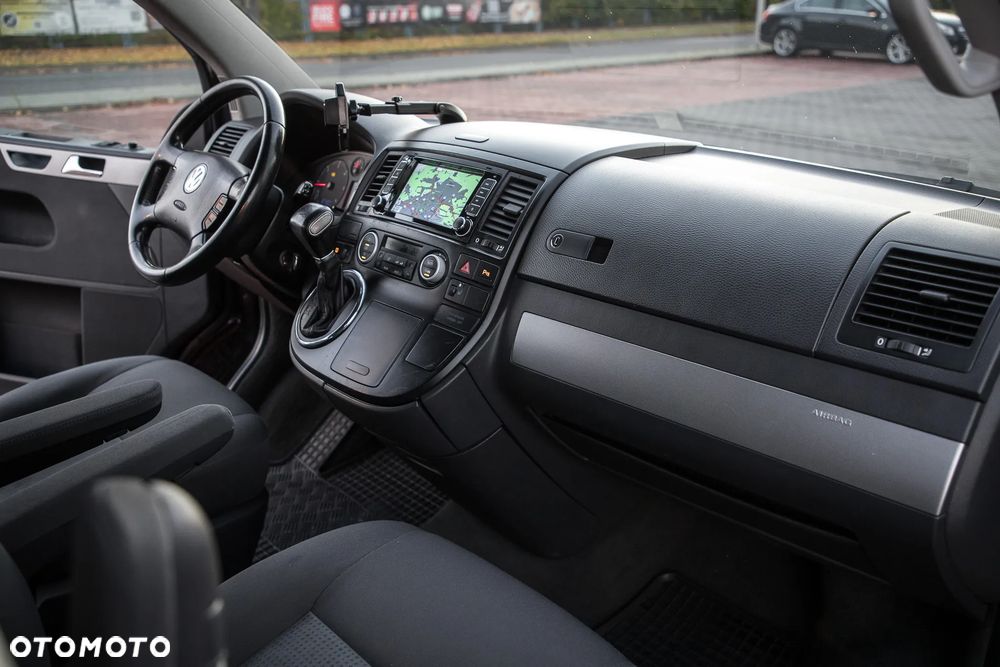 Volkswagen Multivan - 18