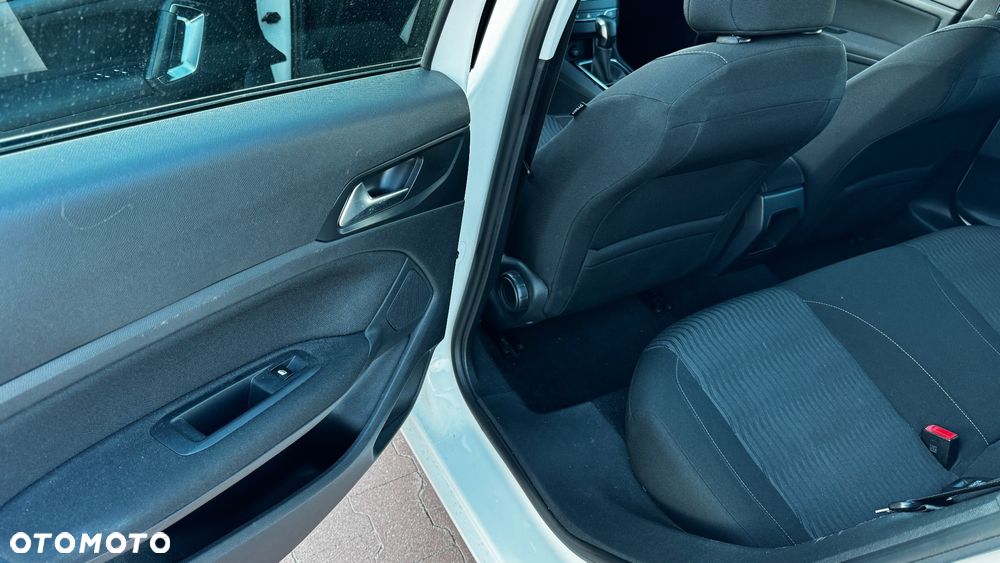 Peugeot 308 - 8