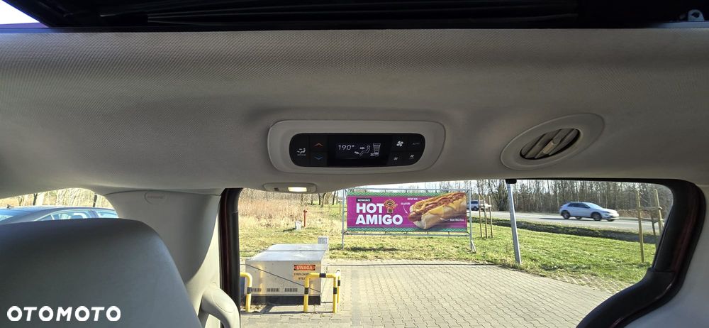 Chrysler Pacifica - 17