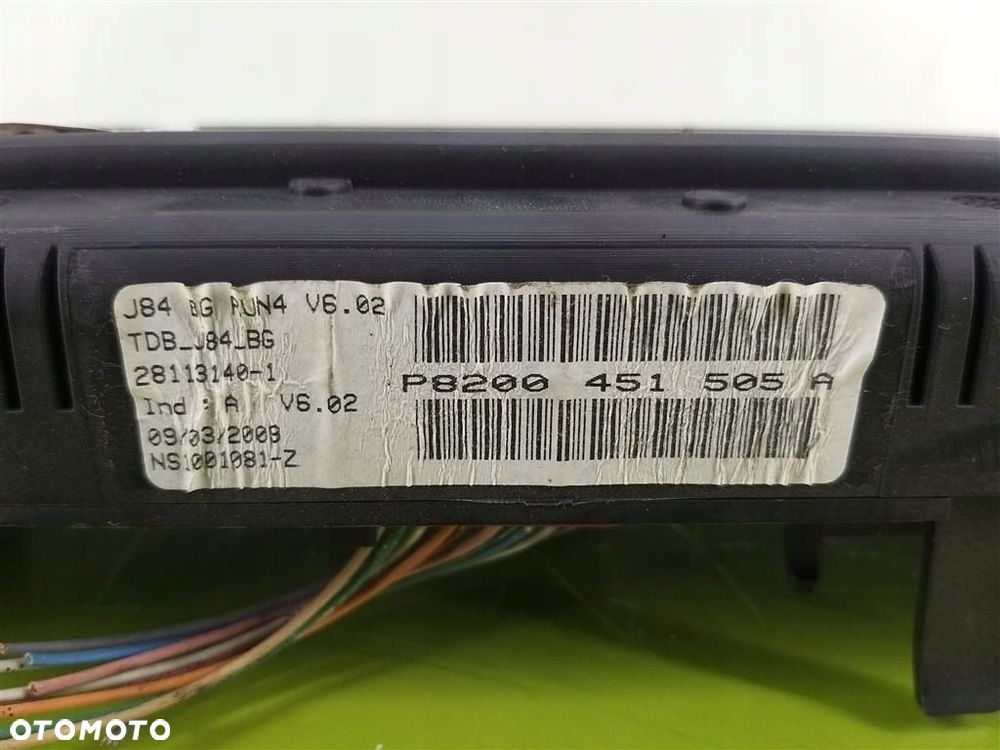 Licznik Renault Scenic II 2003-2009 2,0 16V BENZYNA P8200451505 281131401 - 3