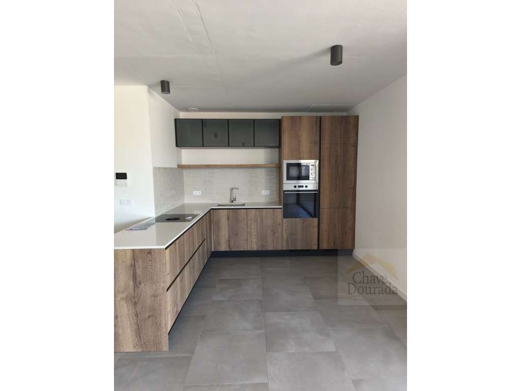 Apartamento T2 de luxo a estrear no Alto de São João - Grande imagem: 2/23