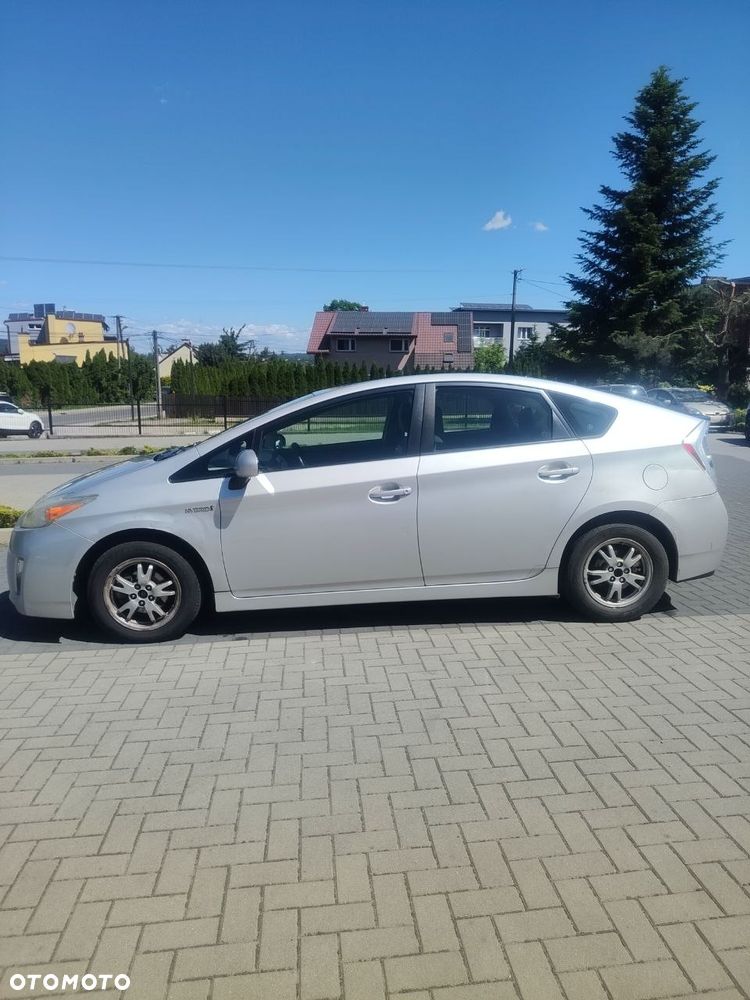 Toyota Prius - 3