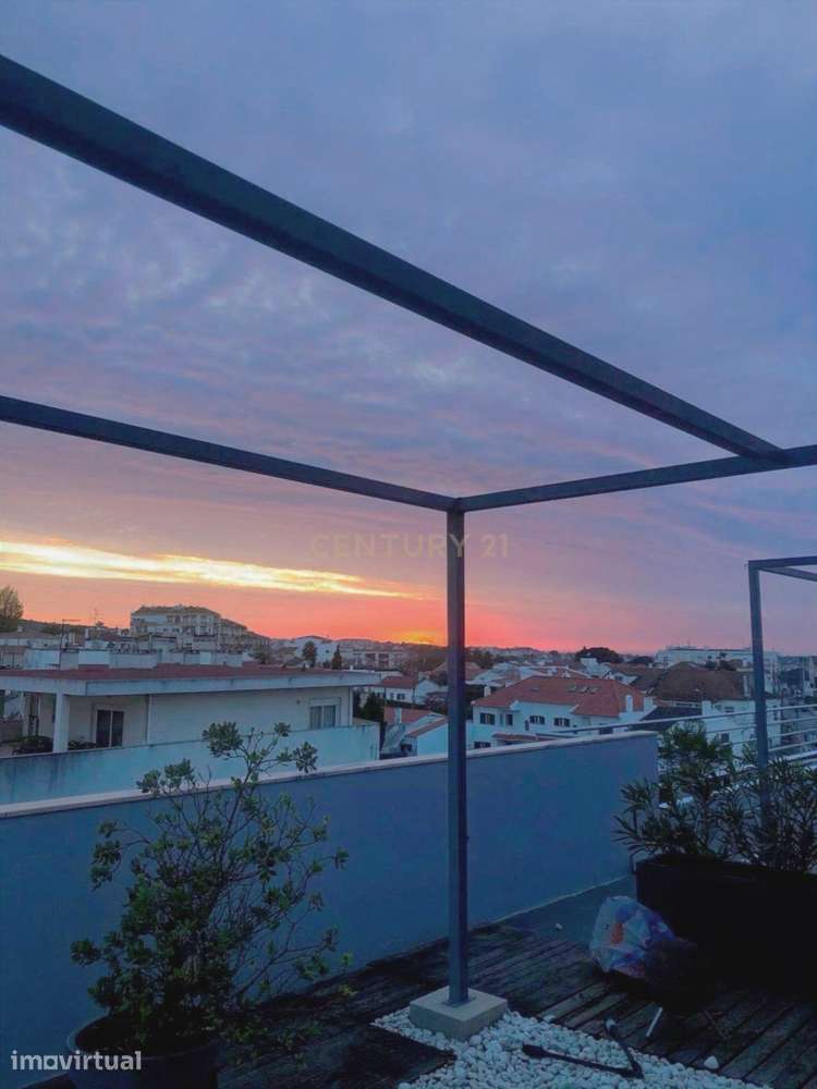 Apartamento T3 em Sesimbra com Garagem e Varanda - Grande imagem: 2/32