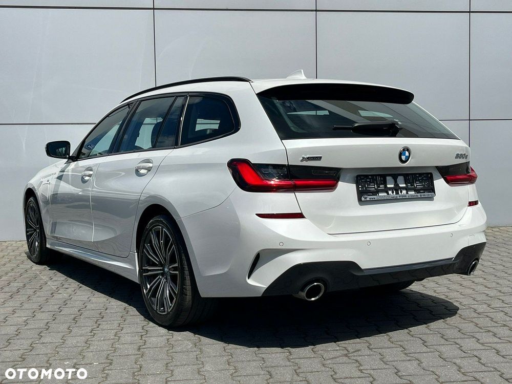BMW Seria 3 330e xDrive M Sport - 11