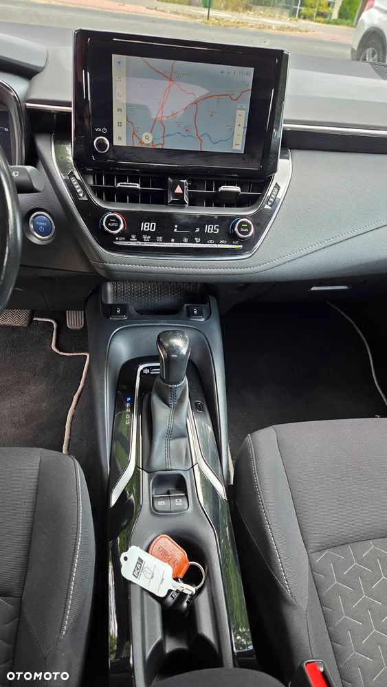 Toyota Corolla 1.8 Hybrid Business Edition - 14