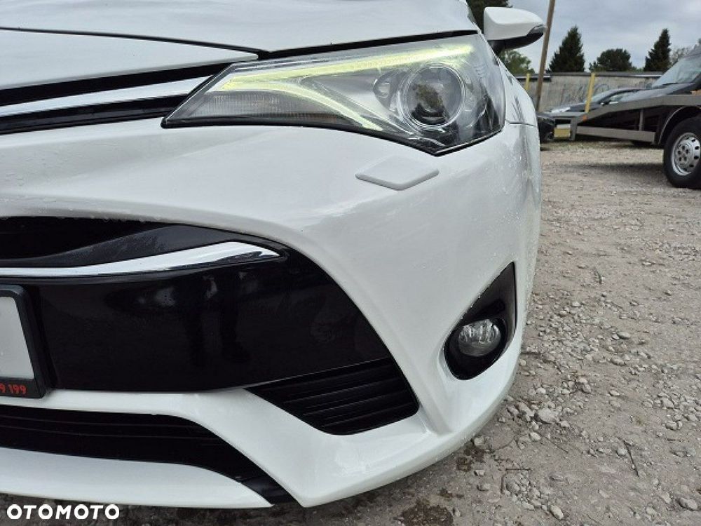 Toyota Avensis - 8