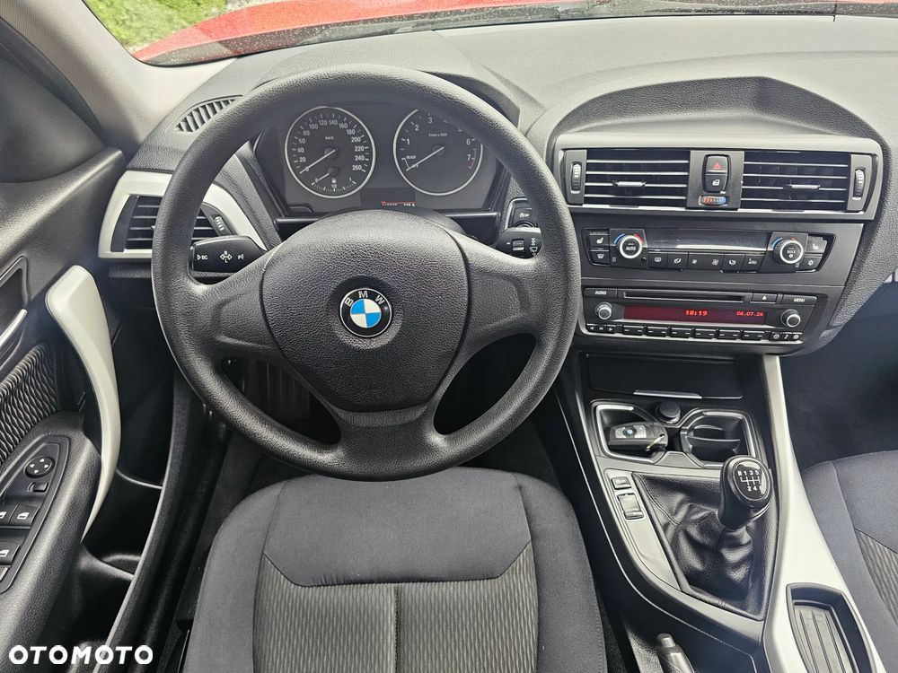BMW Seria 1 116i - 19