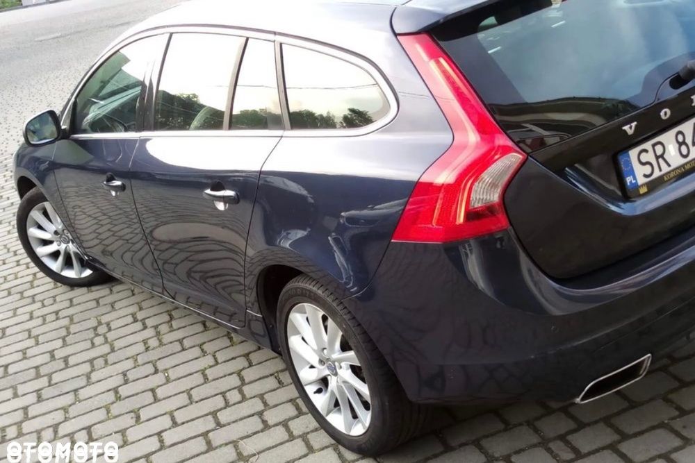 Volvo V60 D4 Momentum - 13