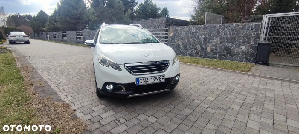 Peugeot 2008 1.6 e-HDi Allure S&S - 4