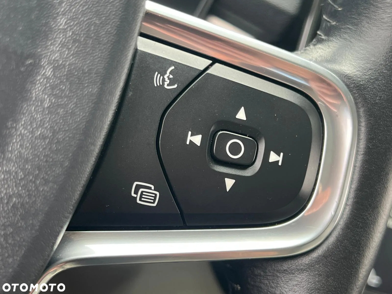 Volvo XC 40 - 25
