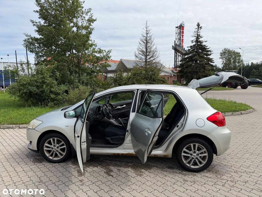 Toyota Auris 1.6 VVT-i Premium - 2