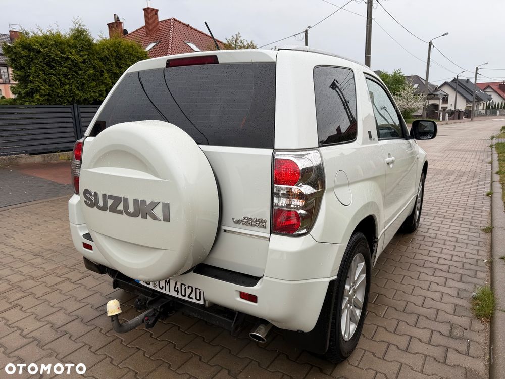 Suzuki Grand Vitara 1.6 Black&White - 16