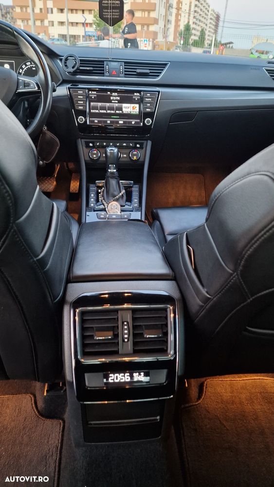 Skoda Superb 2.0 TDI DSG 4X4 Style - 13