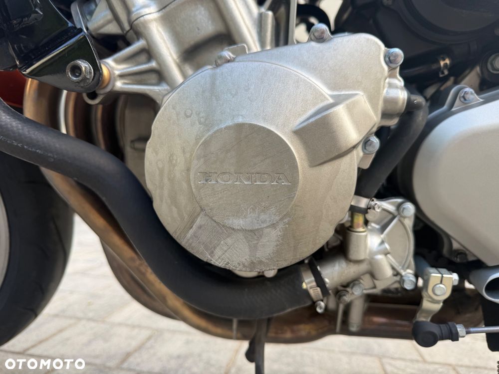 Honda CB - 12