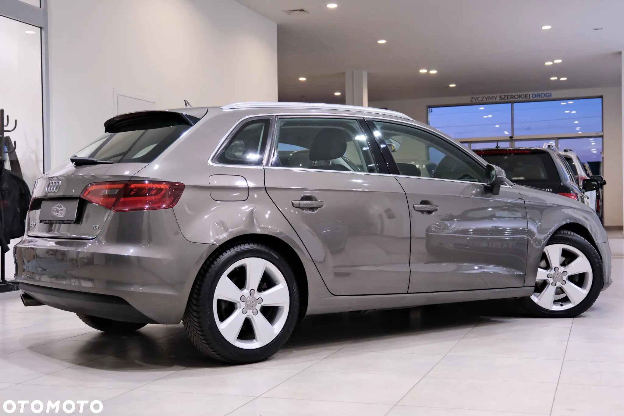 Audi A3 1.6 TDI Sportback S tronic Ambiente - 13