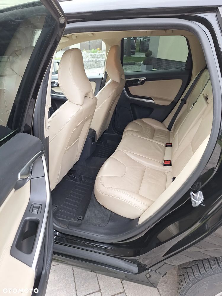 Volvo XC 60 D4 Drive-E Momentum - 12