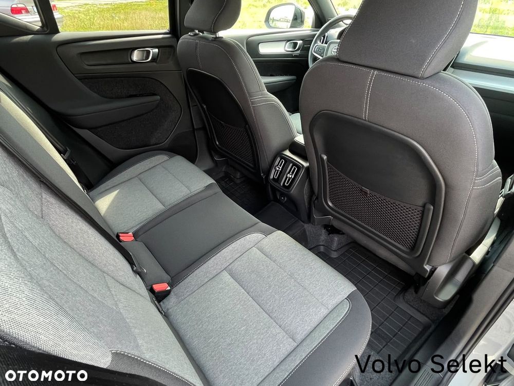 Volvo XC 40 B3 Plus Dark - 25