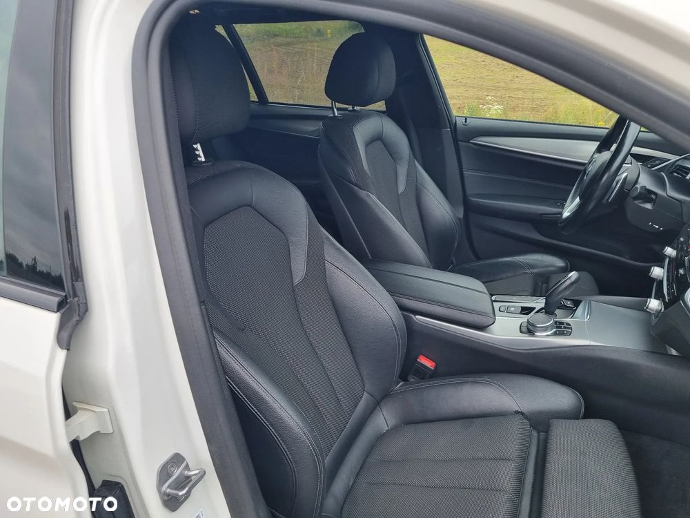 BMW Seria 5 525d Sport Line sport - 18