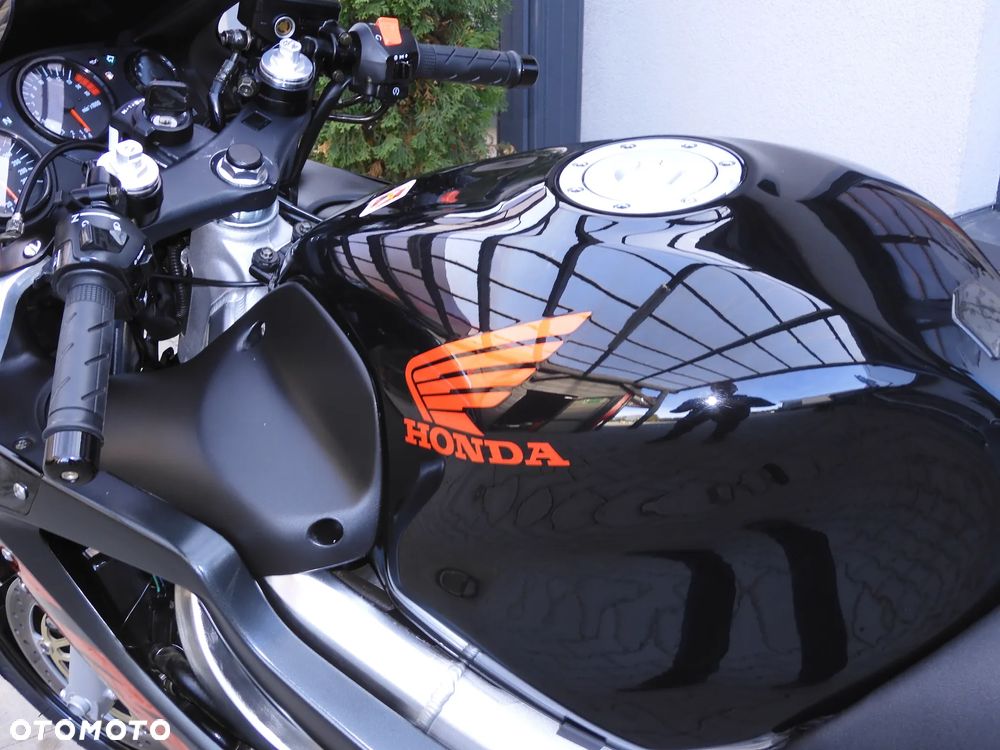 Honda CBR - 35