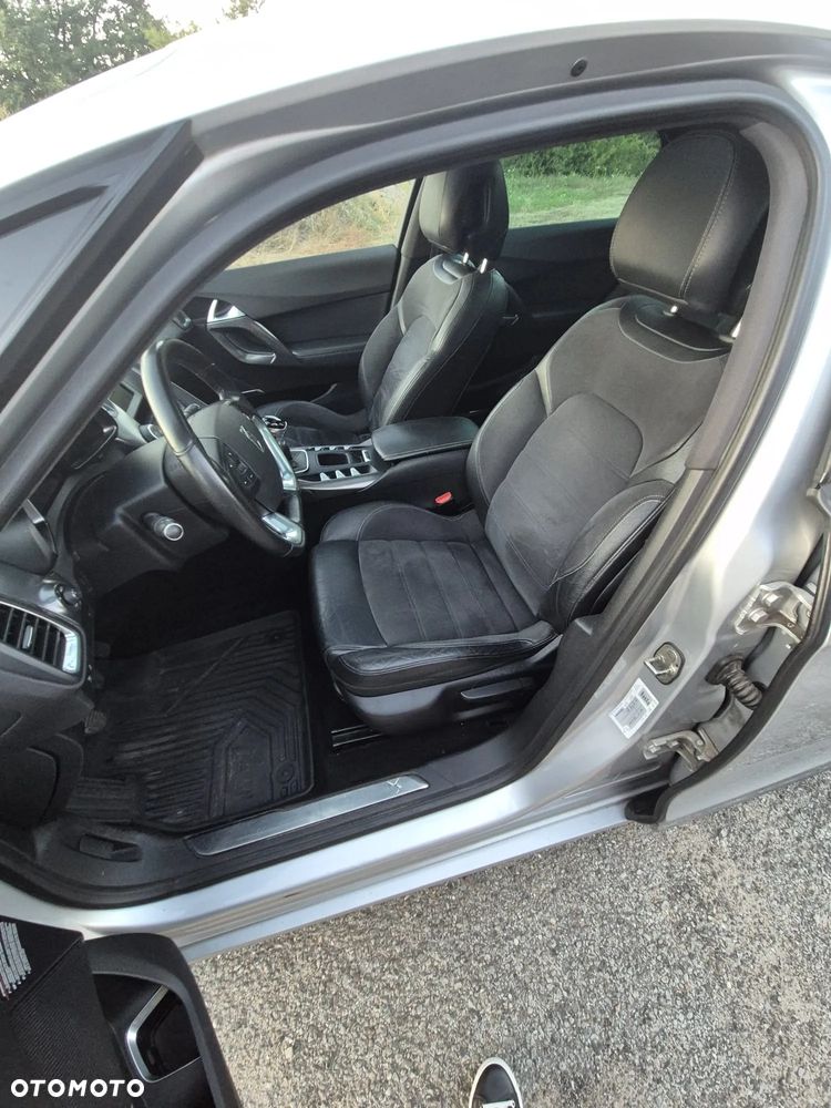Citroën DS5 HDi 165 SoChic - 12