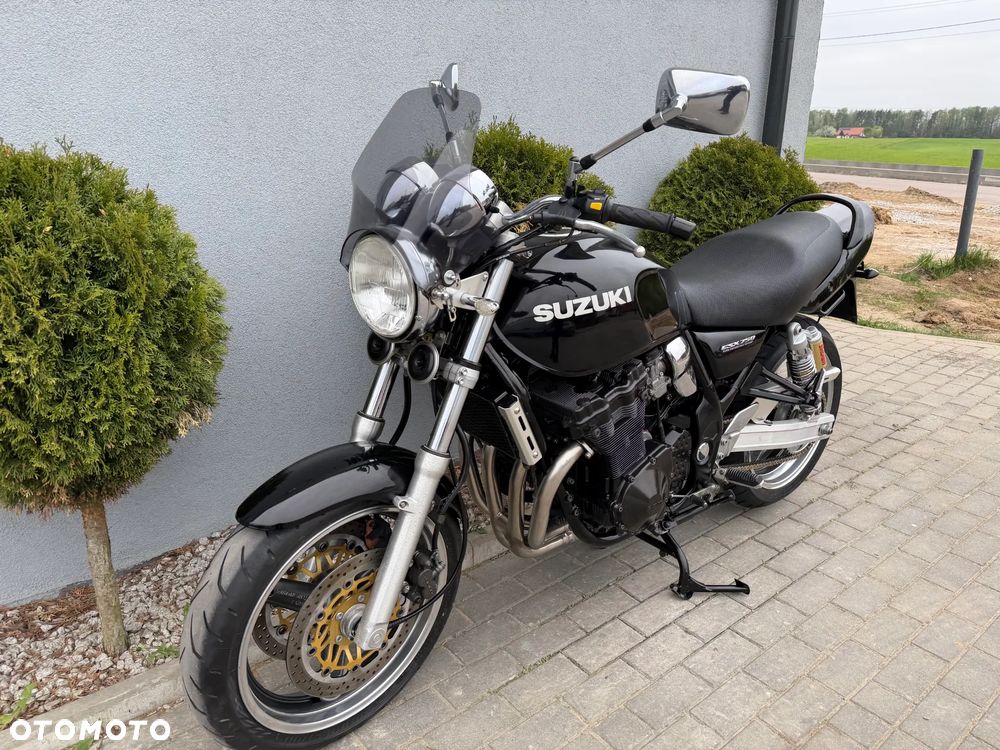 Suzuki GSX - 8