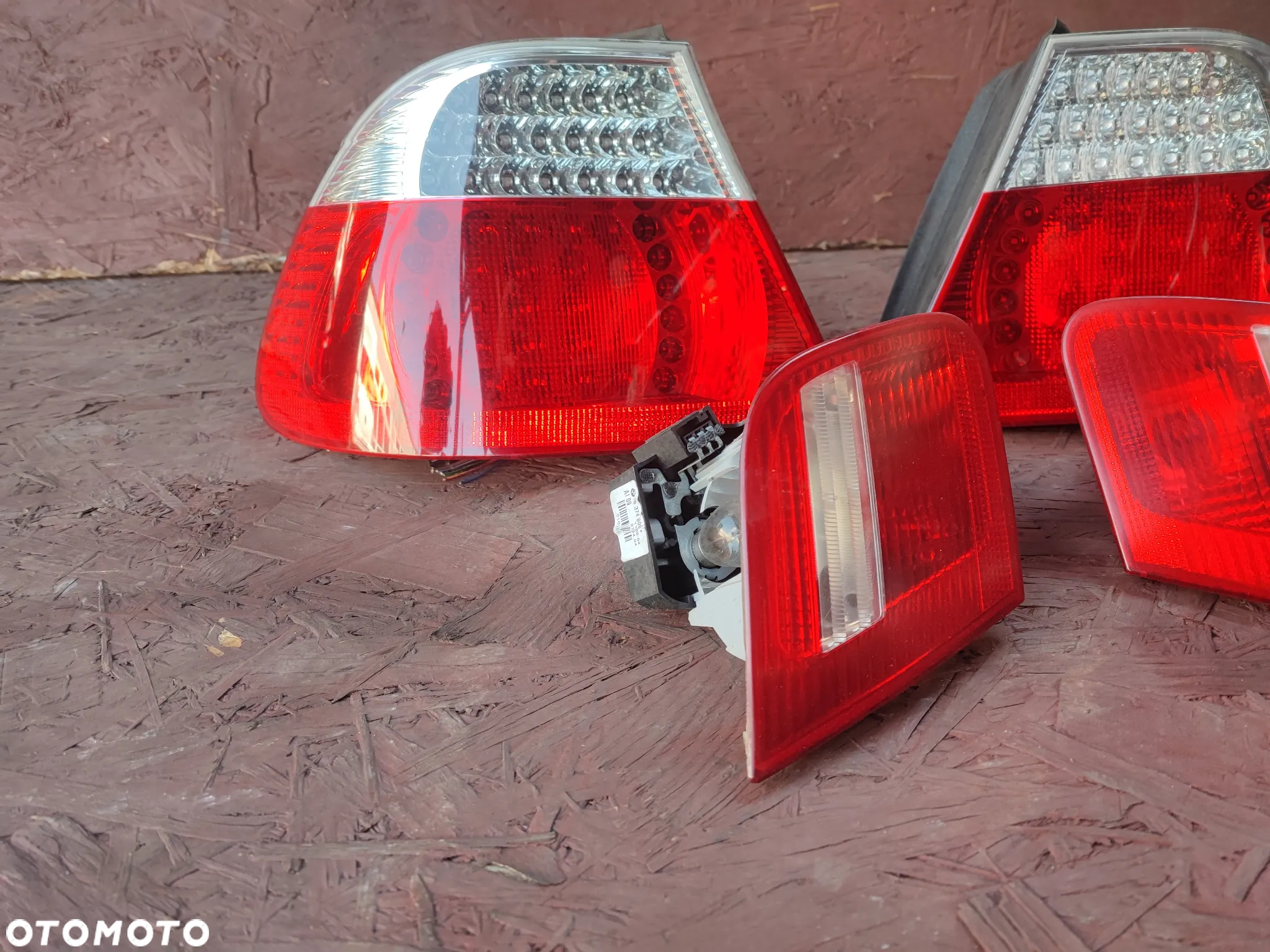 BMW E46 COUPE ORYGINALNE LAMPY TYŁ LED / DIODOWE POLIFT + KOSTKI + WKŁADY O NR. 63 21 6 920 699 / 63 21 6 920 700 OEM M-PAKIET ( BIAŁY KIERUNEK ) W BARDZO DOBRYM STANIE - 3