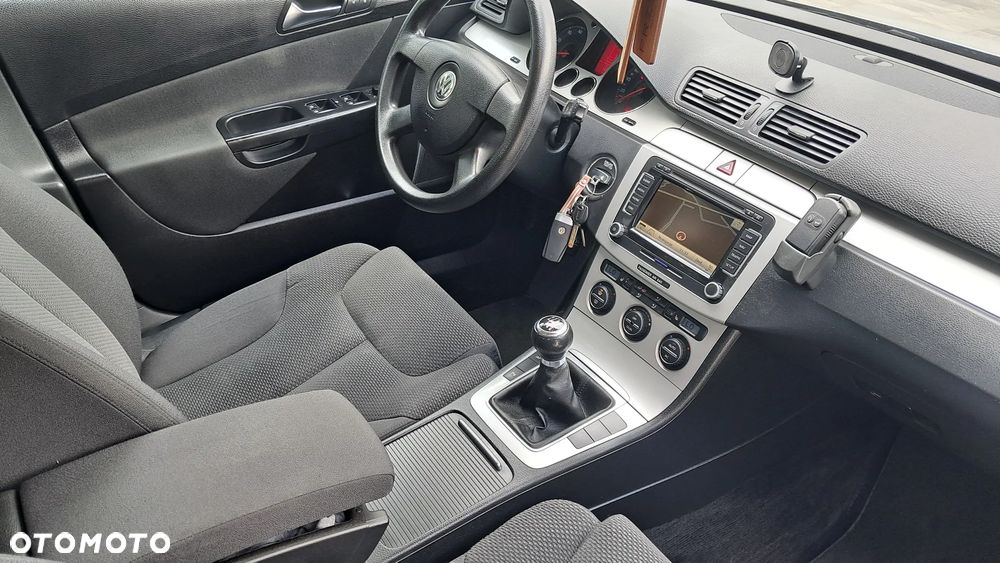 Volkswagen Passat - 18