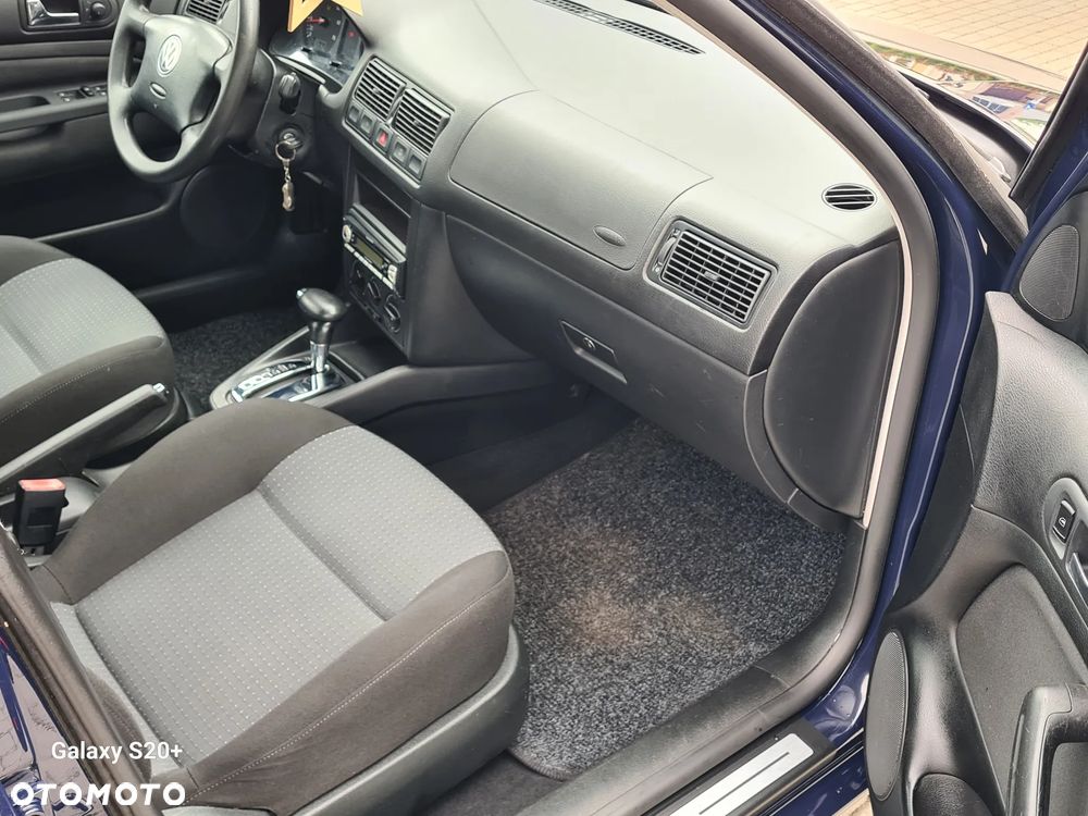 Volkswagen Golf - 11