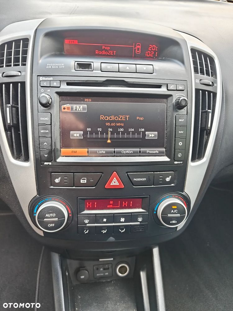 Kia Ceed 1.6 L - 6