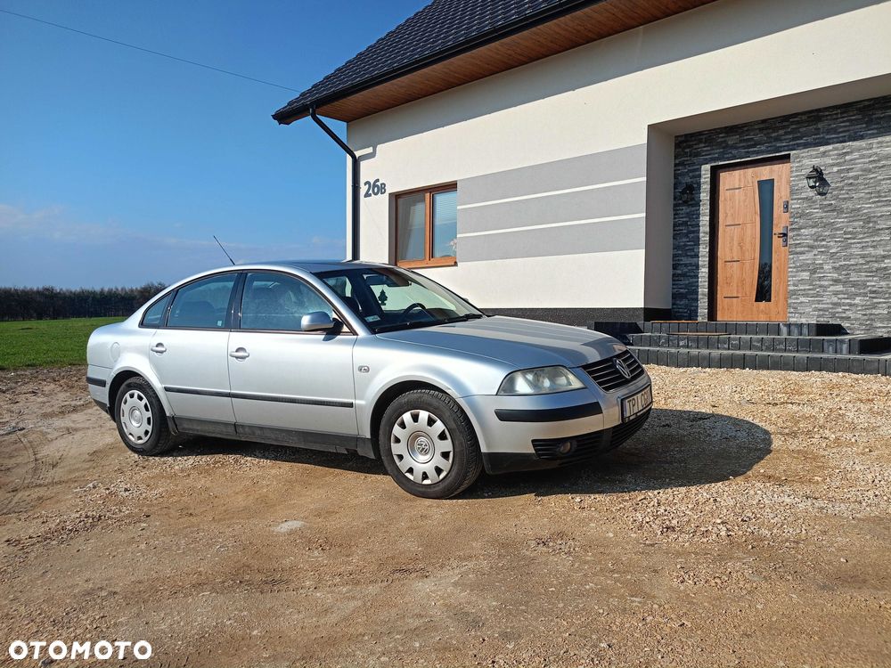 Volkswagen Passat - 1